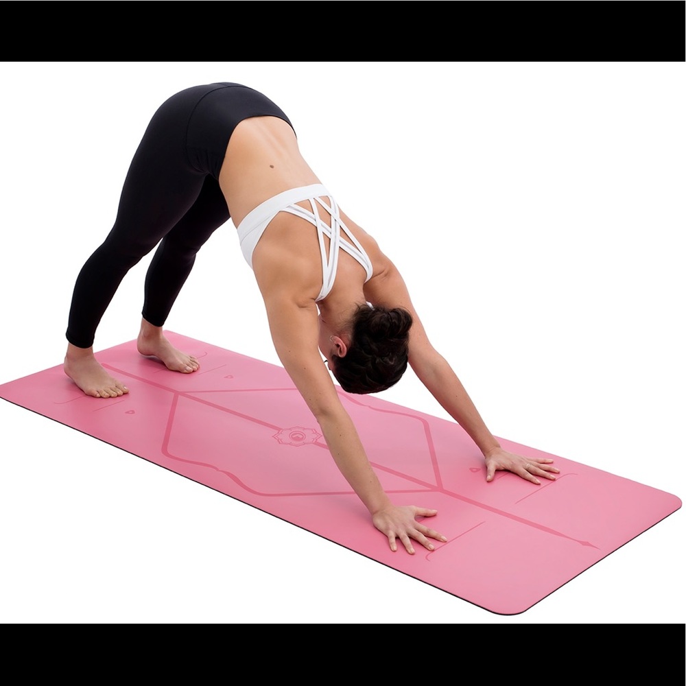 BRAND NEW PINK LIFORME YOGA MAT IN ORIGINAL BOX